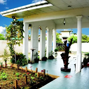  فندق مبيت وإفطار The West Gate Bungalow سريلانكا