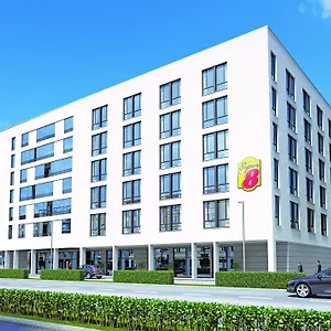 Super 8 By Wyndham West Münih